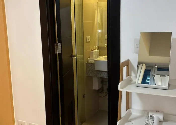 Bgc Premium 1br With Balcony Fast 600 Mbps Fibre