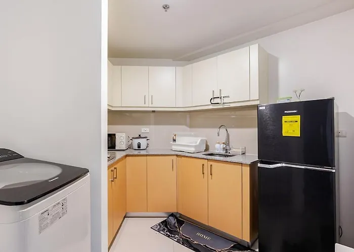 Bgc Premium 1br With Balcony Fast 600 Mbps Fibre Manila