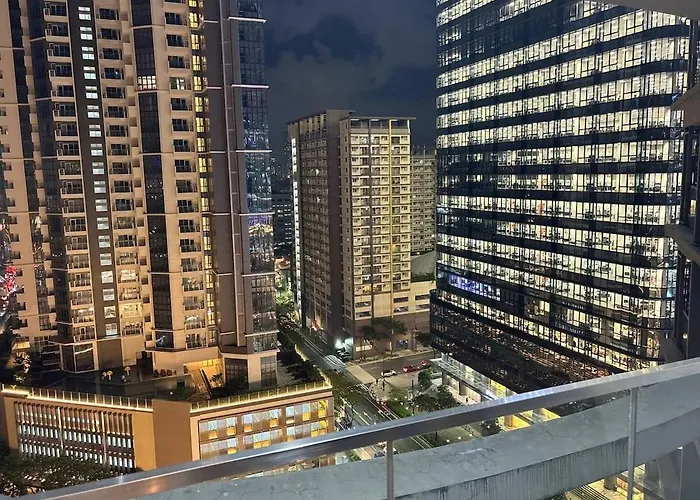 Bgc Premium 1br With Balcony Fast 600 Mbps Fibre Manila